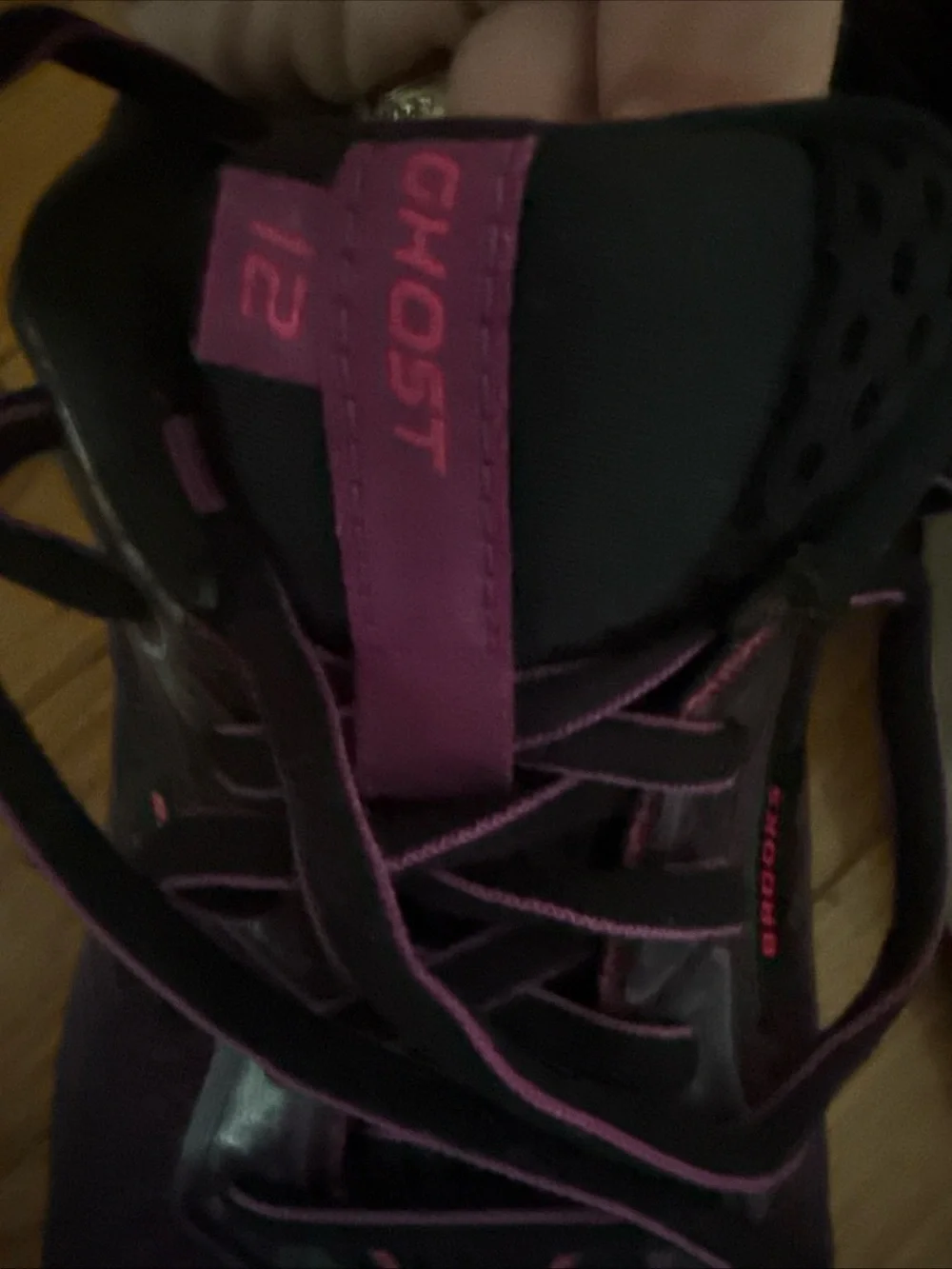 Brooks Ghost 12 Women's Running Shoes in Plum and White